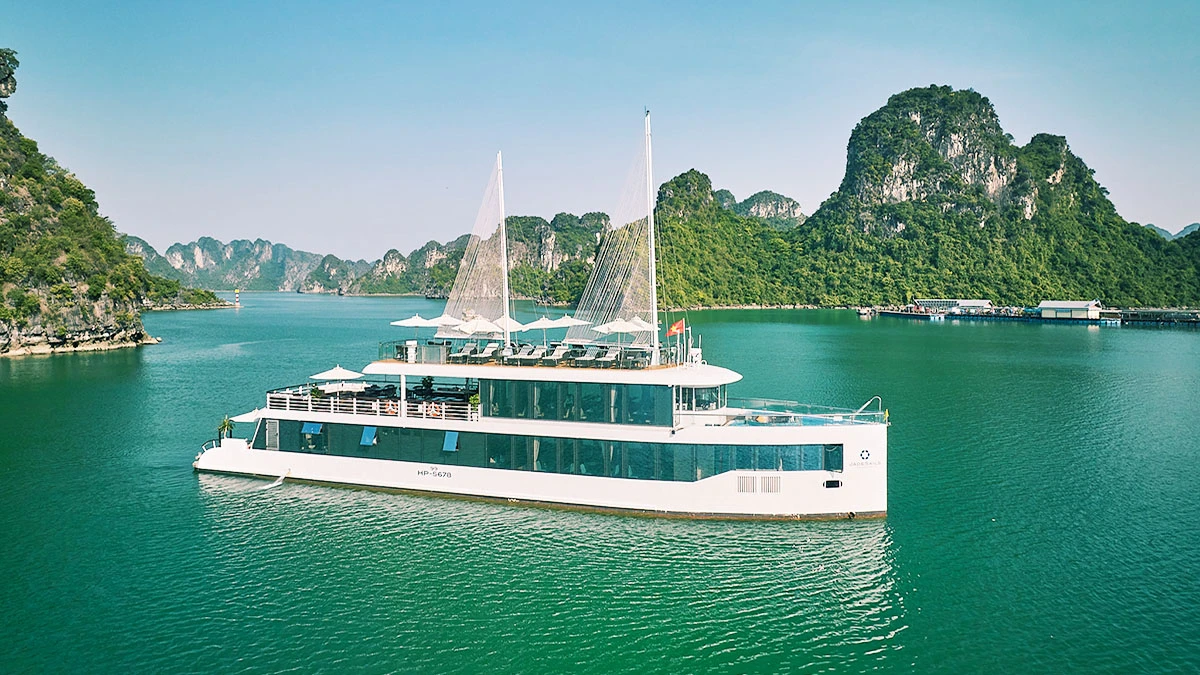 Jade Sails Cruise Thăm Vịnh Lan Hạ 8 Tiếng