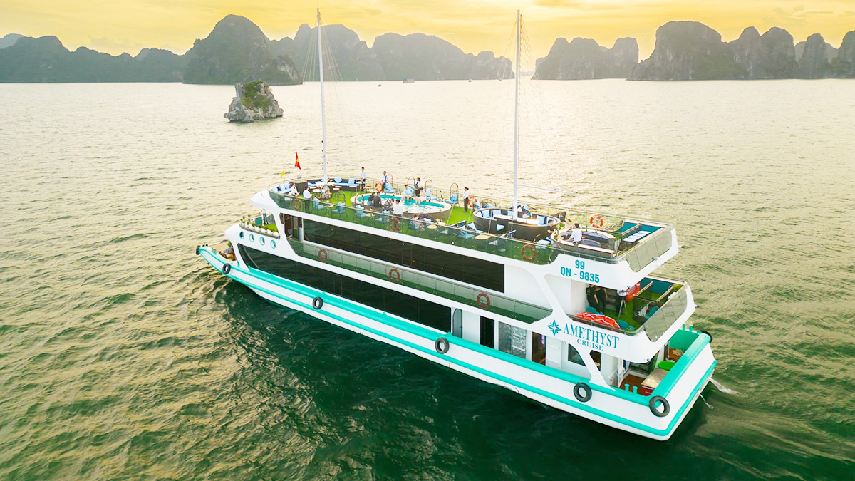 Amethyts Cruise thăm Vịnh Hạ Long 8 tiếng