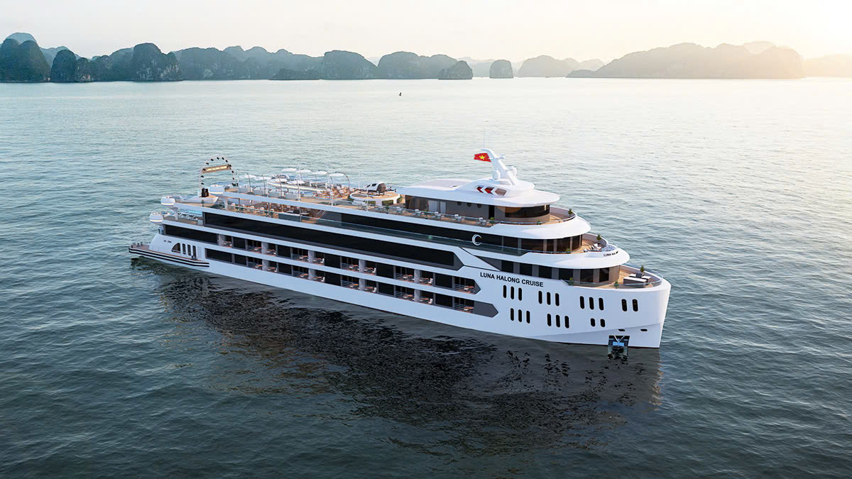 Du thuyền Luna thăm Vịnh Hạ Long
